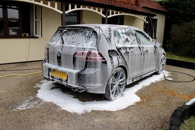 How to snow foam a car