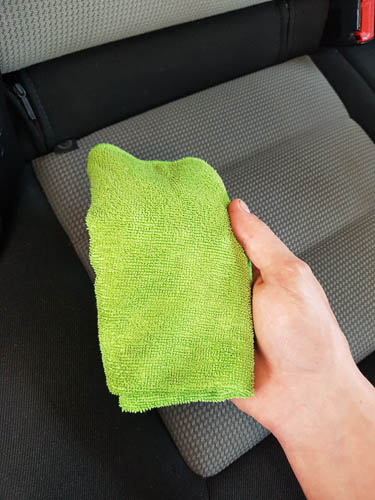 How to shampoo car seats